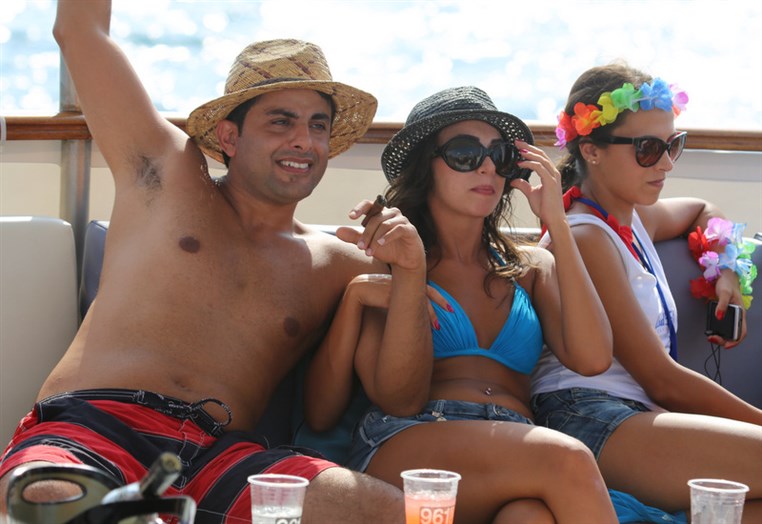 Summer Cloud 961 Boat Part 2